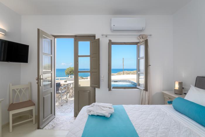 En Plo Boutique Suites Oía Oda fotoğraf